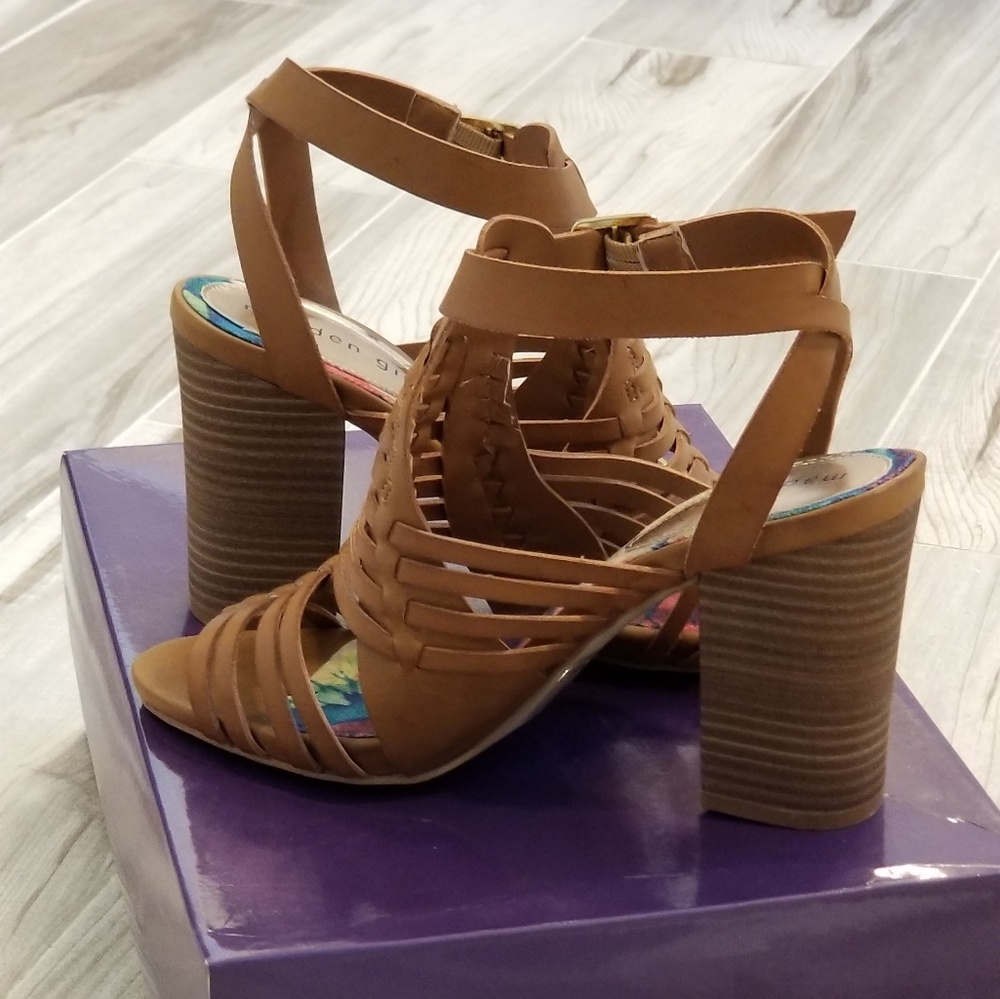 Tan Sandals - Picture 2 of 4